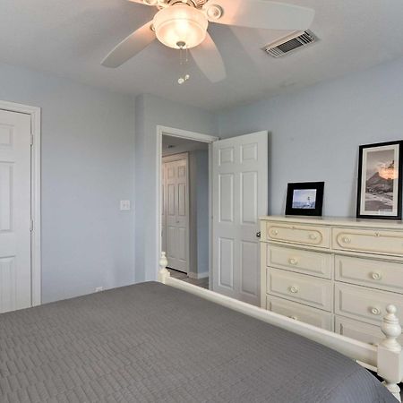 Oceanfront Galveston Home - Walk To Beach! 外观 照片