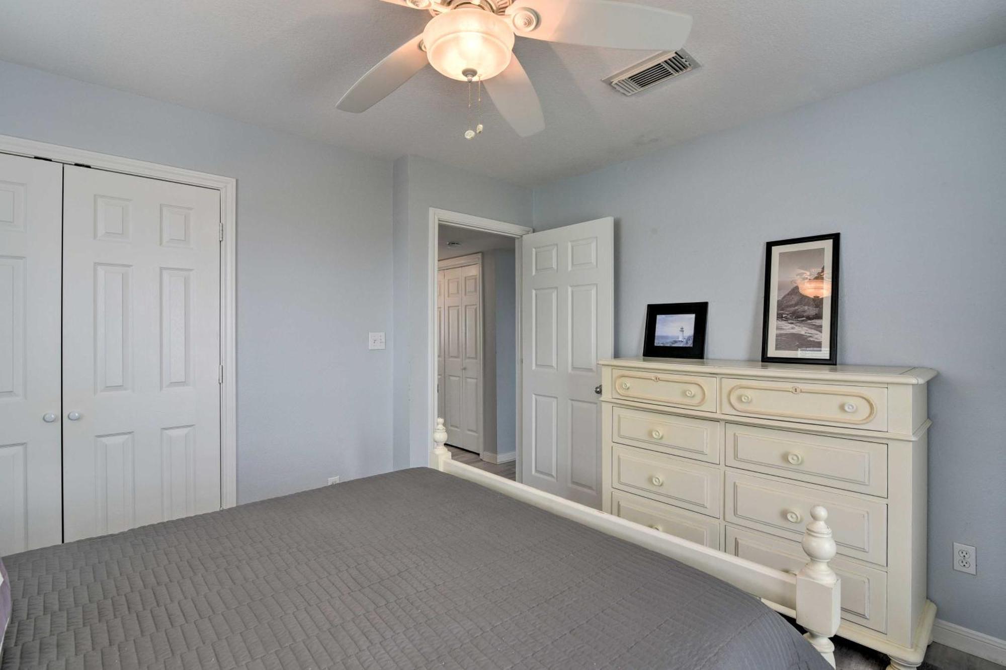 Oceanfront Galveston Home - Walk To Beach! 外观 照片