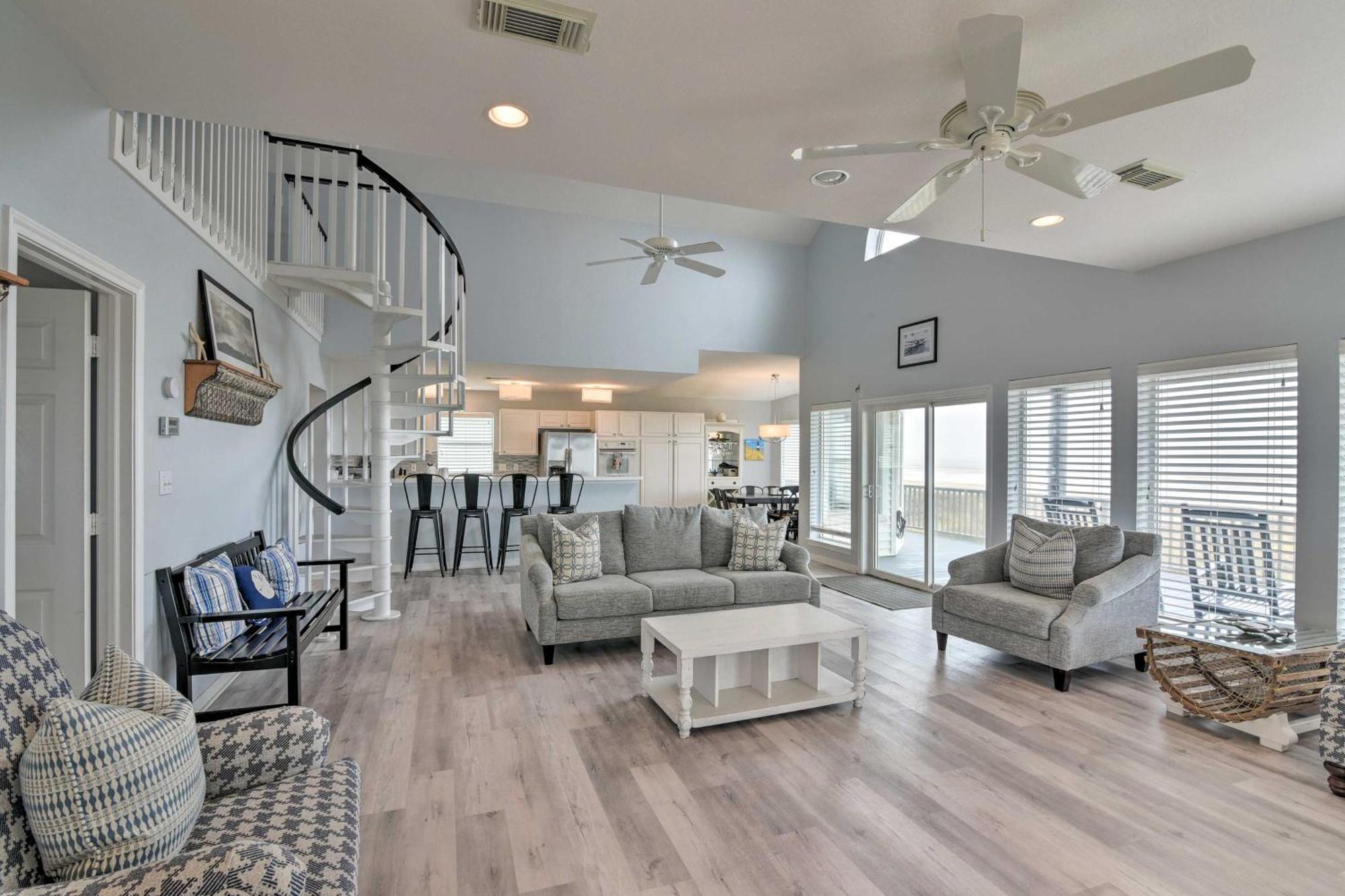 Oceanfront Galveston Home - Walk To Beach! 外观 照片