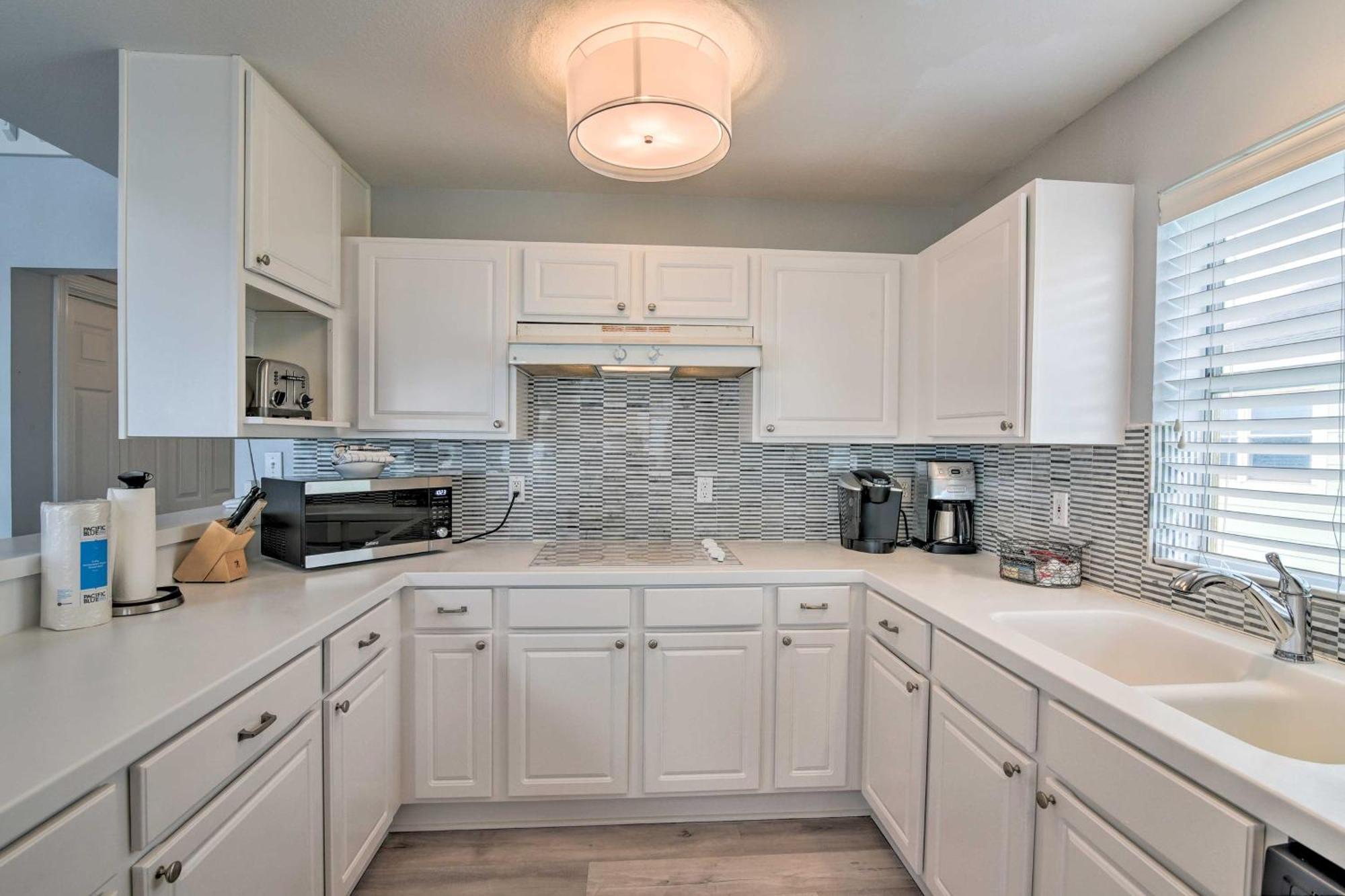 Oceanfront Galveston Home - Walk To Beach! 外观 照片