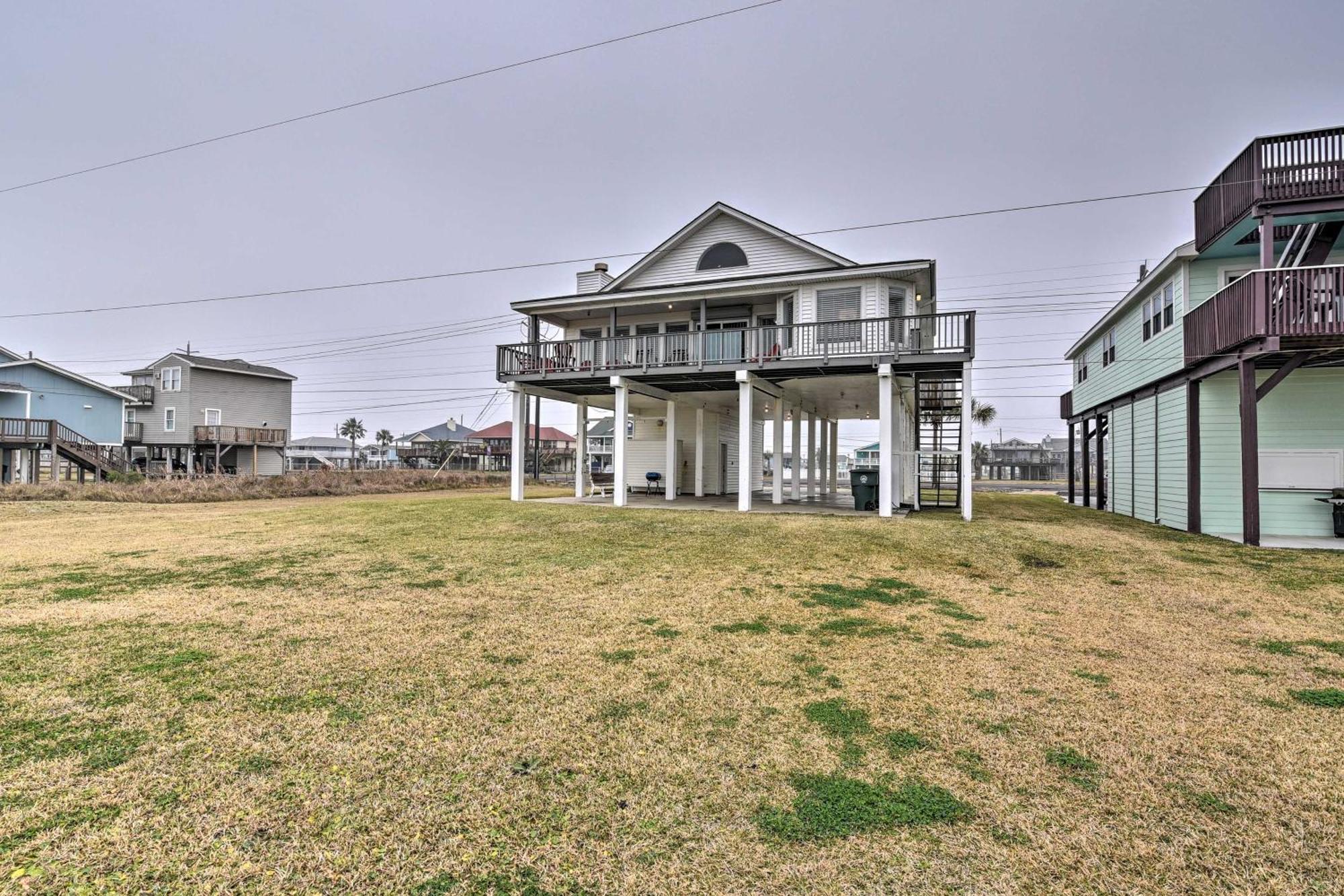 Oceanfront Galveston Home - Walk To Beach! 外观 照片